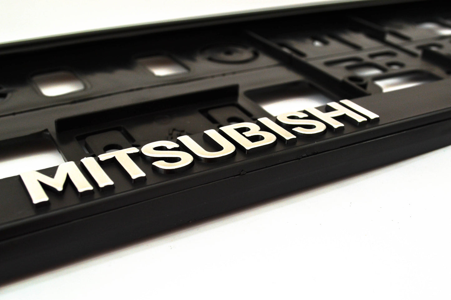 Табела за регистрационен номер Mitsubishi