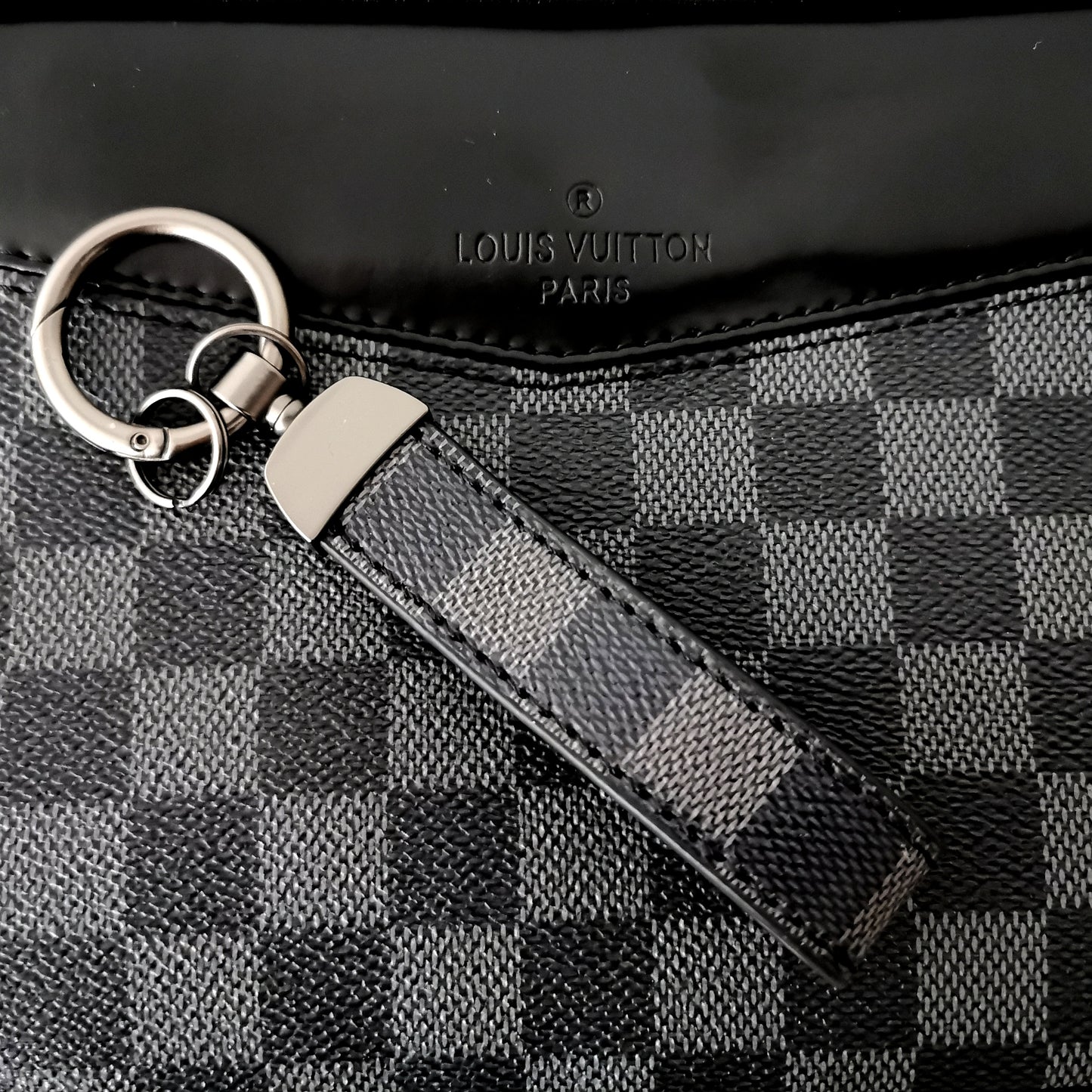 Ключодържател кожен LV 033