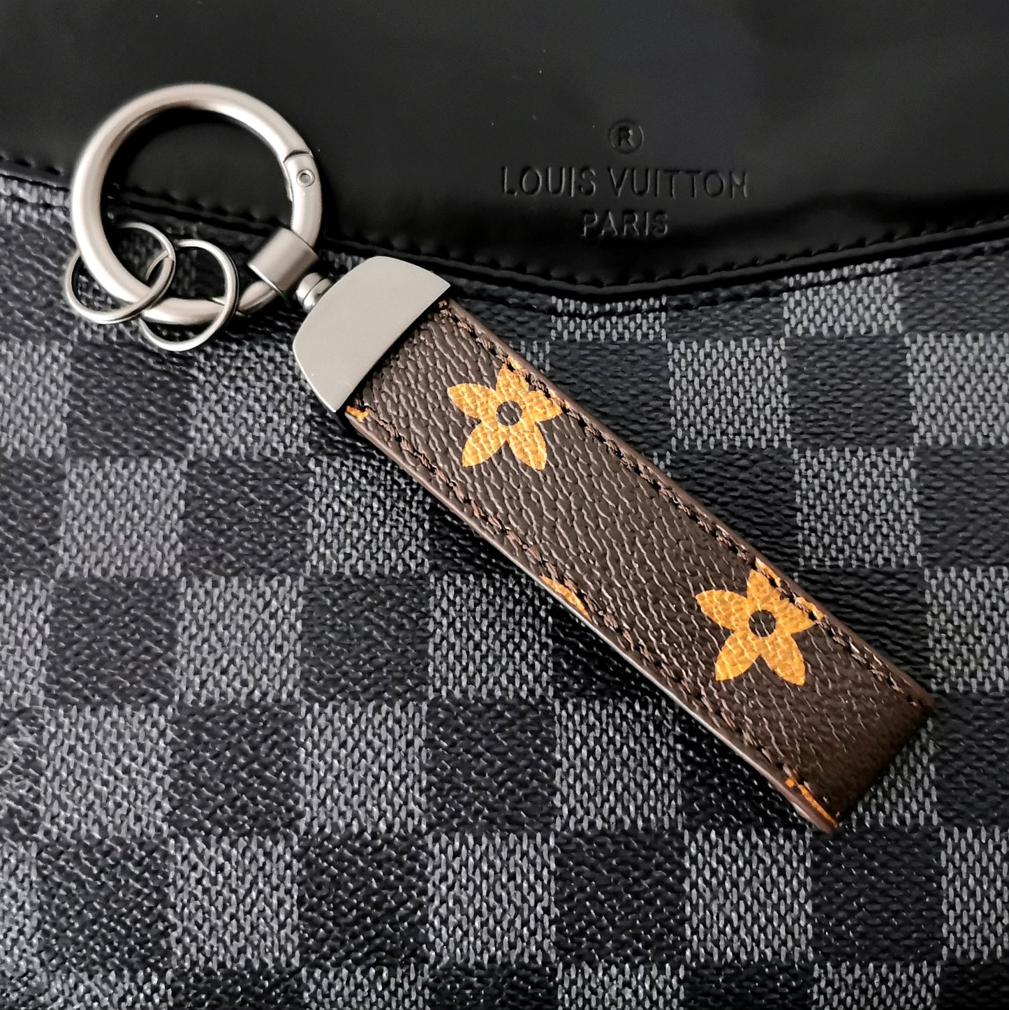 Ключодържател кожен LV 035