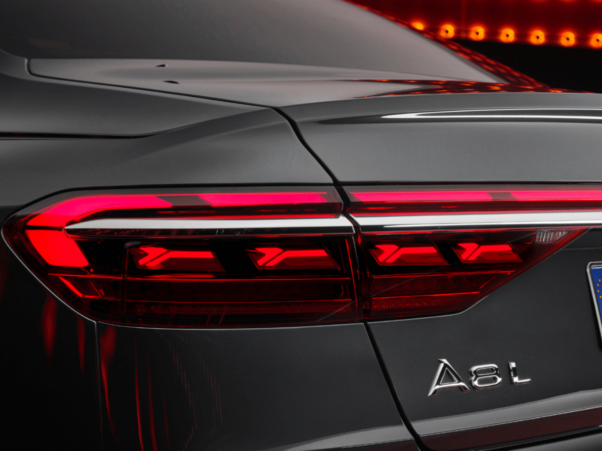 Задна Емблема A8