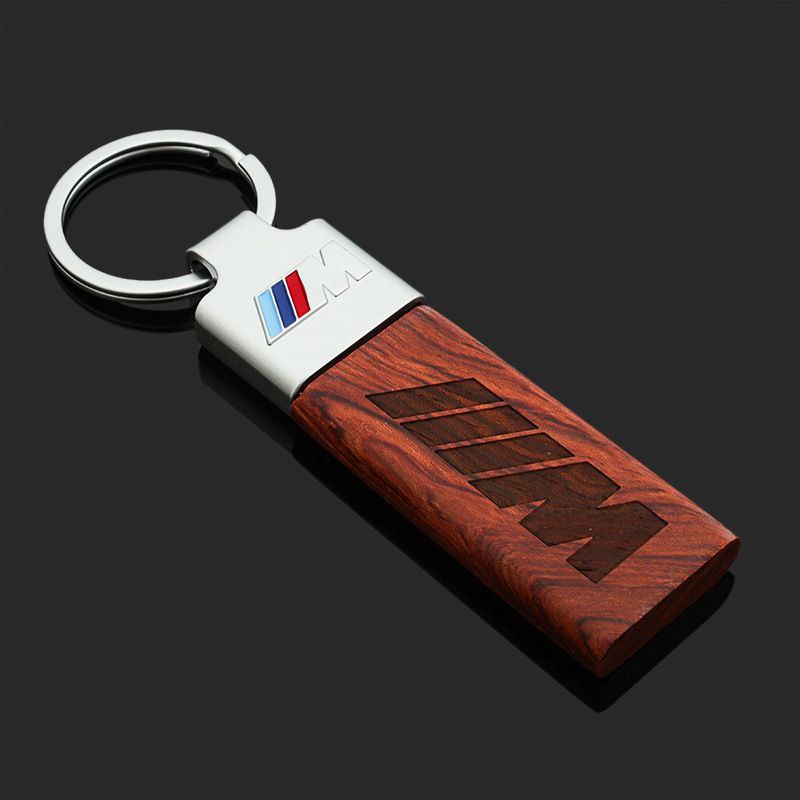 Ключодържател М дървен