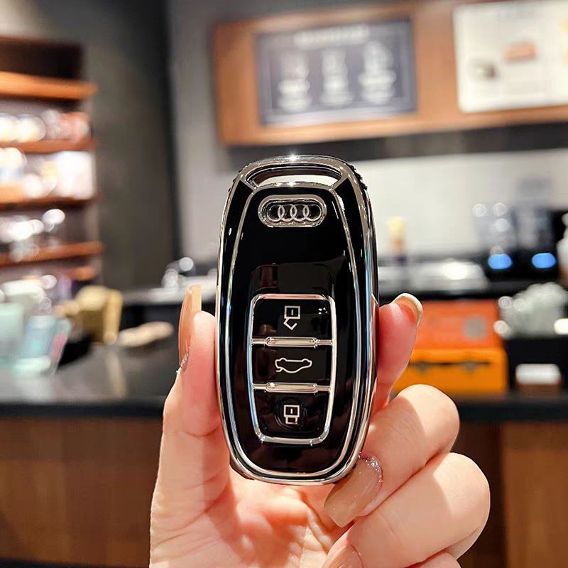 Луксозен Калъф за Ключ Audi – Хром Дизайн и Пълна Защита