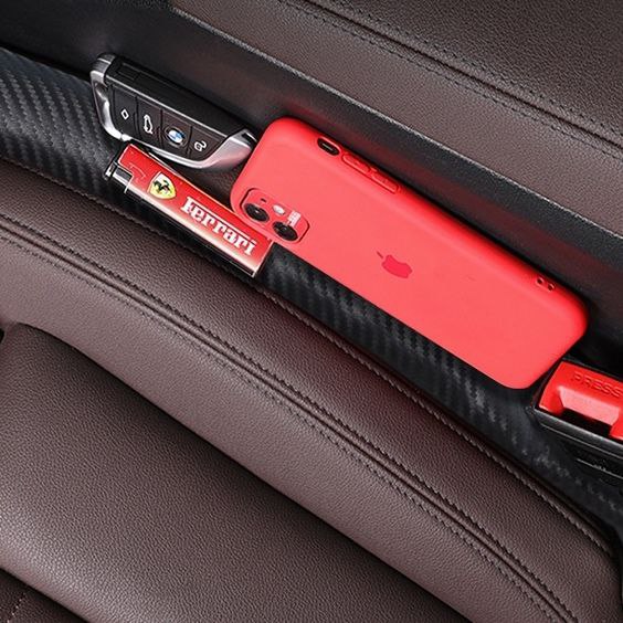 Възглавнички между седалките с лого 2 бр.