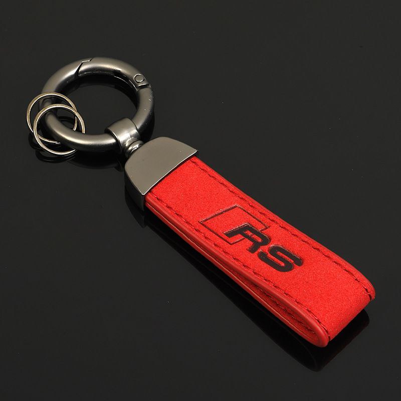 Ключодържател Audi RS – червен велурен модел, спортен дизайн