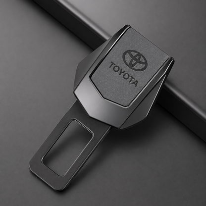 Метална закопчалка TOYOTA за автомобилен предпазен колан с кожен детайл TOYOTA