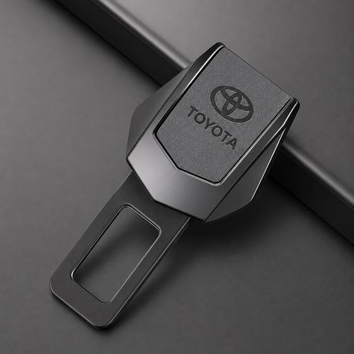 Метална закопчалка TOYOTA за автомобилен предпазен колан с кожен детайл TOYOTA