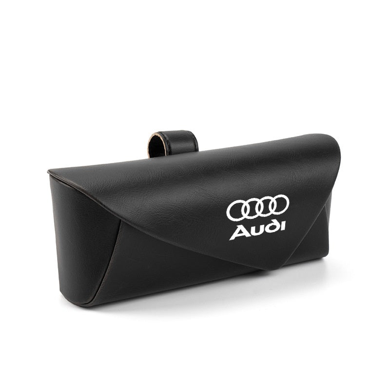 Луксозен автомобилен калъф за очила AUDI – магнитен монтаж за сенник КОЖА