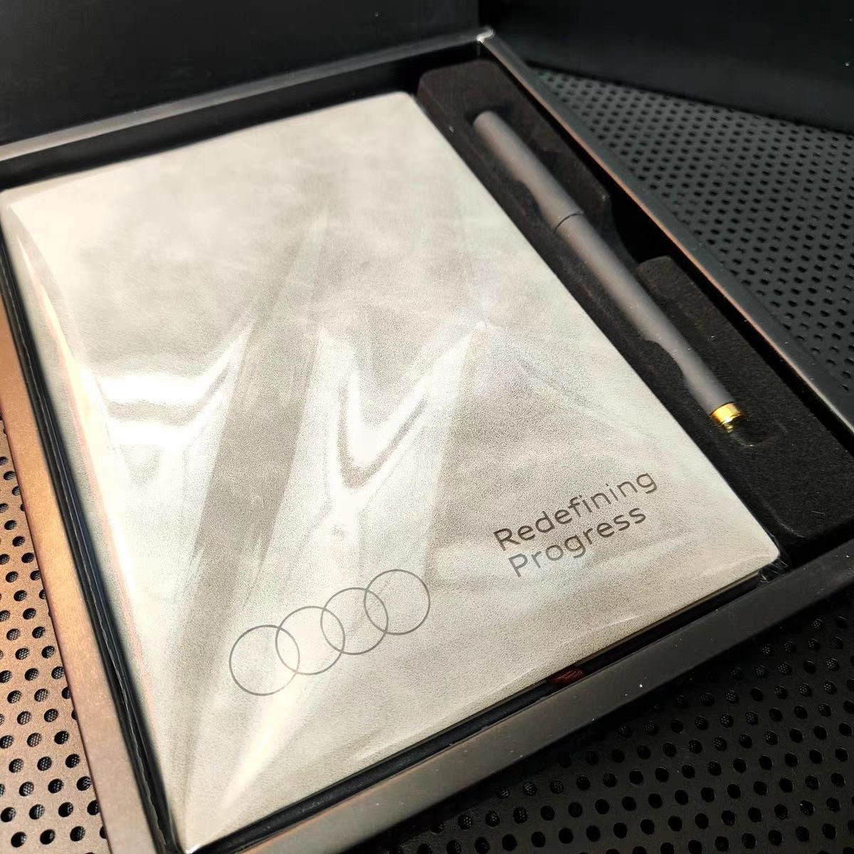 Тефтер за кола с лого