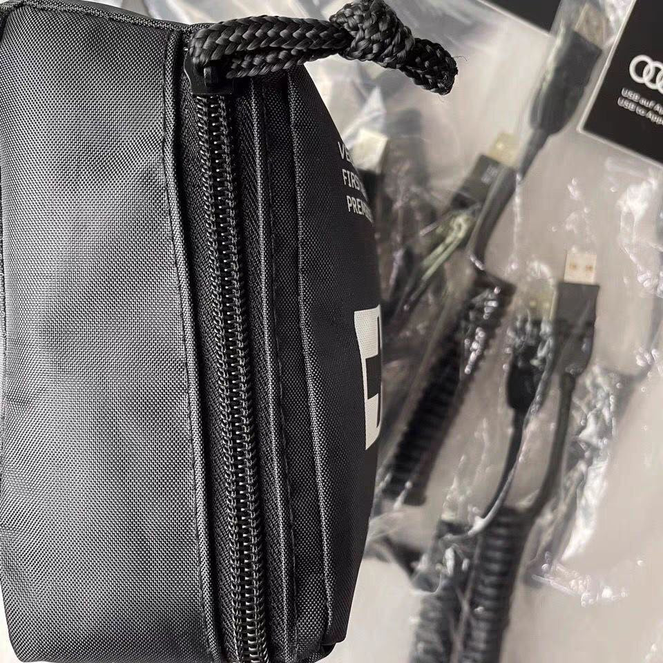 Аптечка за кола с лого