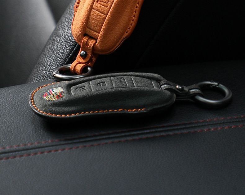 Калъф за ключ Porsche Alcantara – премиум защита и стил