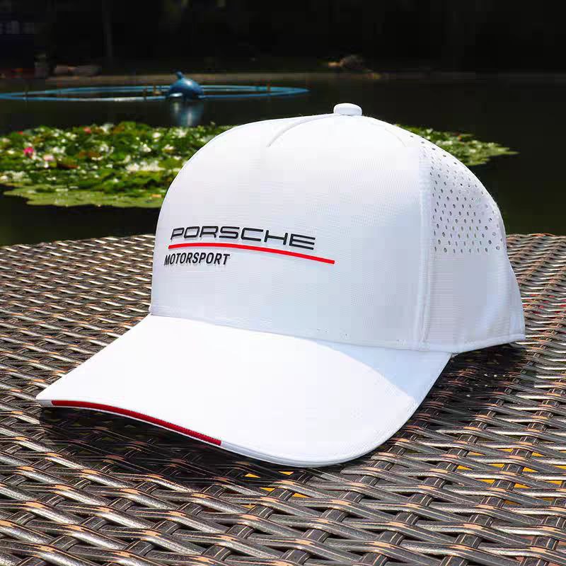 Спортна шапка Porsche Motorsport – бяла с червени детайли